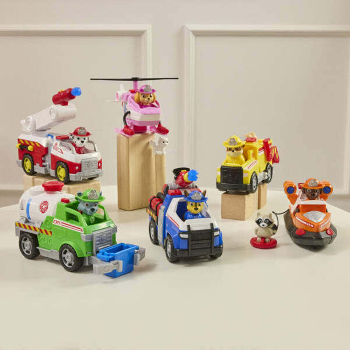 spin-master-paw-patrol-fire-B0F0596A9.jpg
