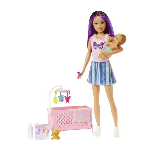 Barbie "Skipper Babysitters Inc." Puppe mit Gitterbett, Baby & Zubehör Spielset (lila Strähnen)