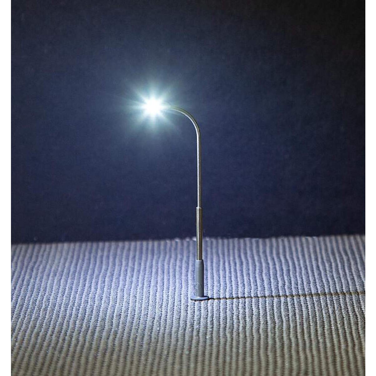 faller---led-peitschenleuchte-3149AAC51.jpg