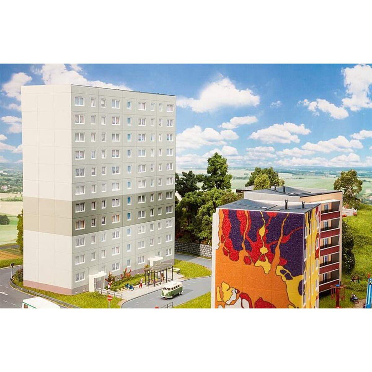 faller---plattenbau-typ-ED763F5A2.jpg