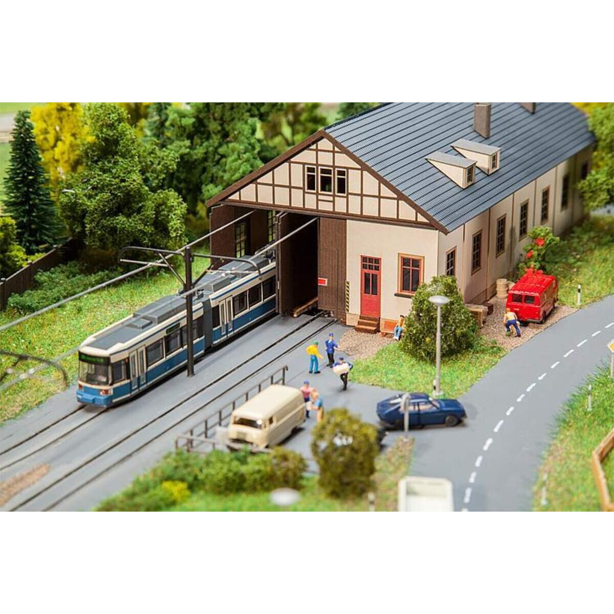 faller-strassenbahndepot-naumburg-155AE41F2.jpg