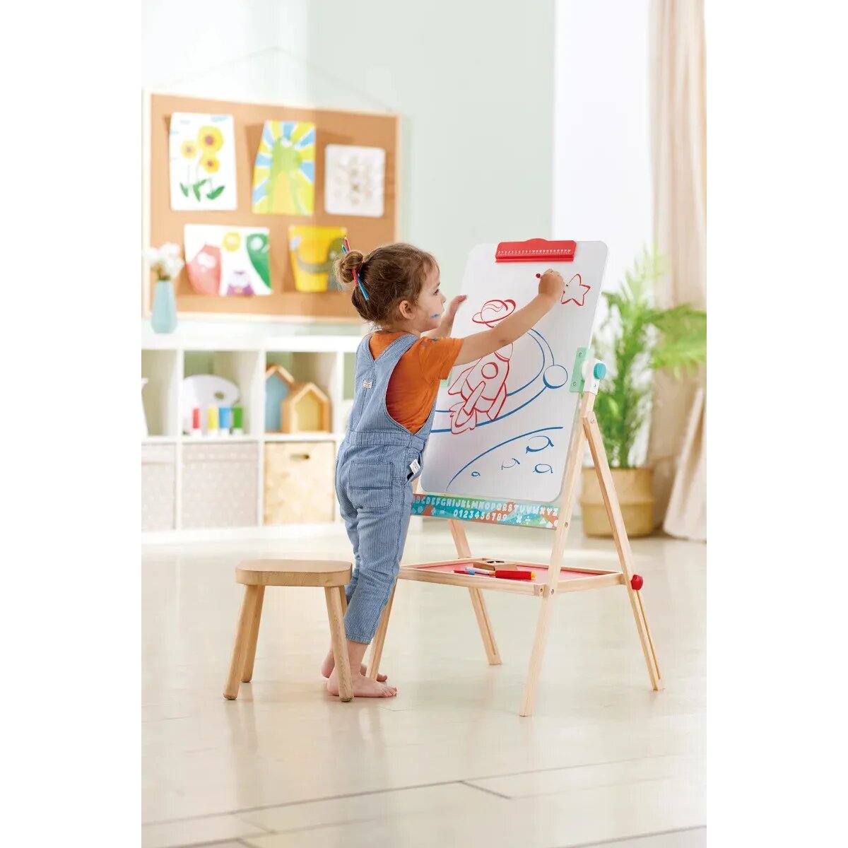 hape-zeichenbrett-auf-staender-319B4AF35.jpg