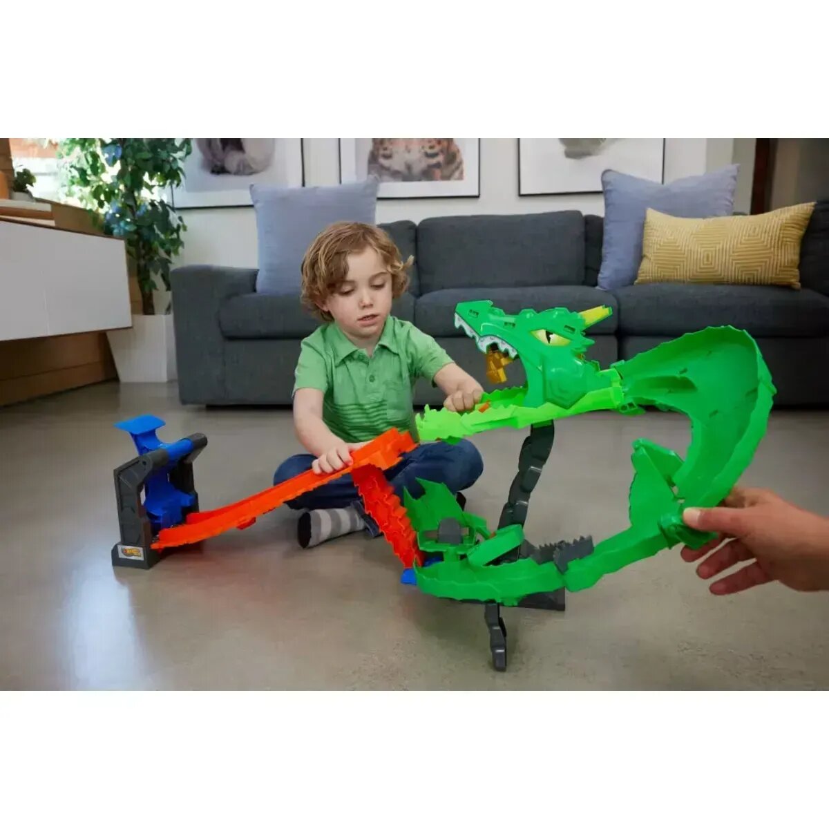 hot-wheels-monster-trucks-sharks-1FEDB0FC5.jpg