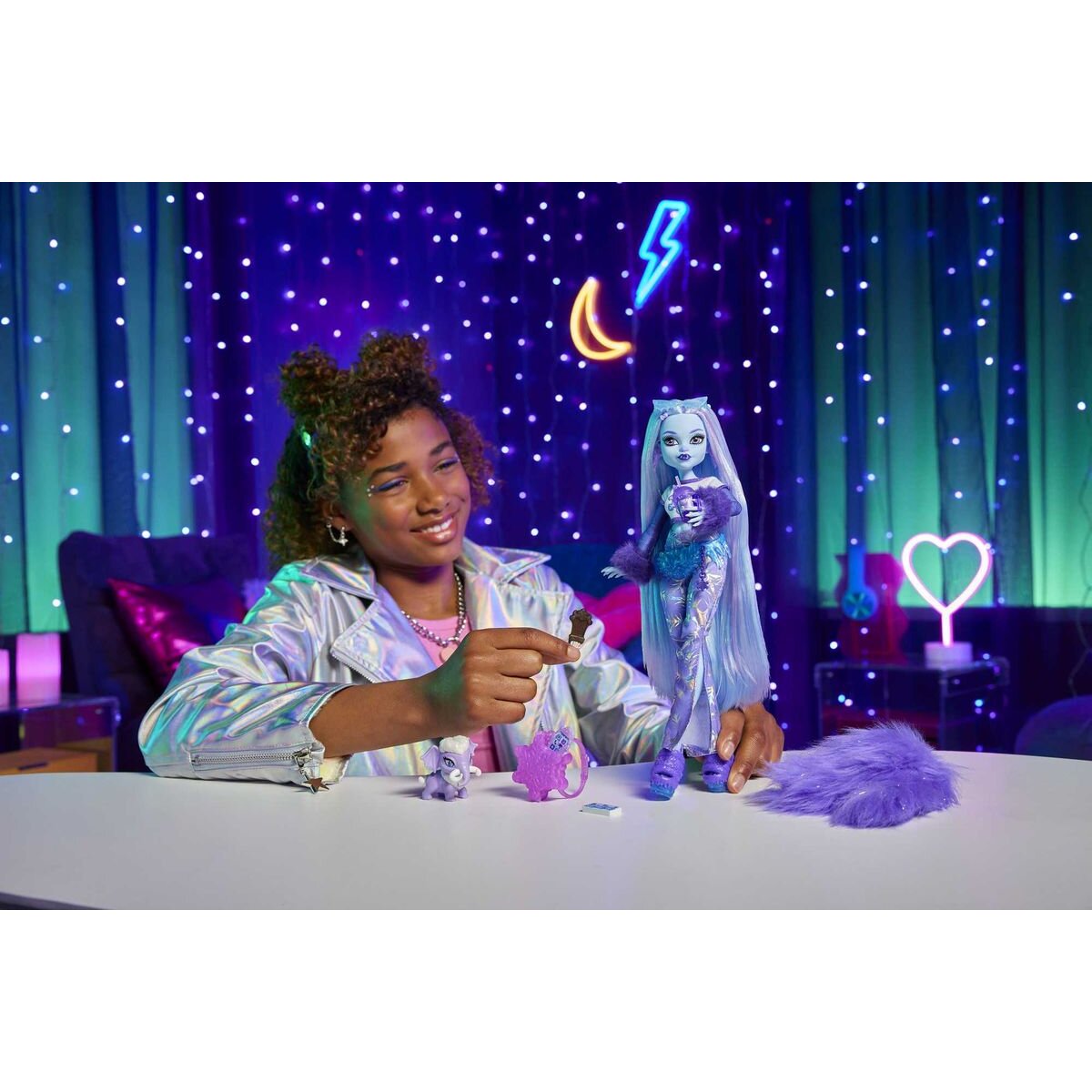 mattel-monster-high-abbey-bominable-8151B0EA5.jpg