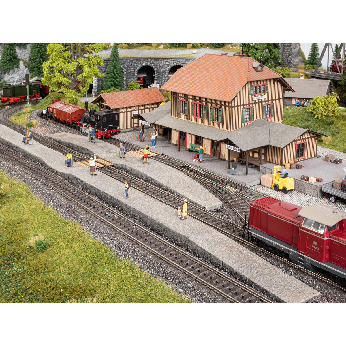 noch-66015-h0-bahnsteig-epoche-904902492.jpg