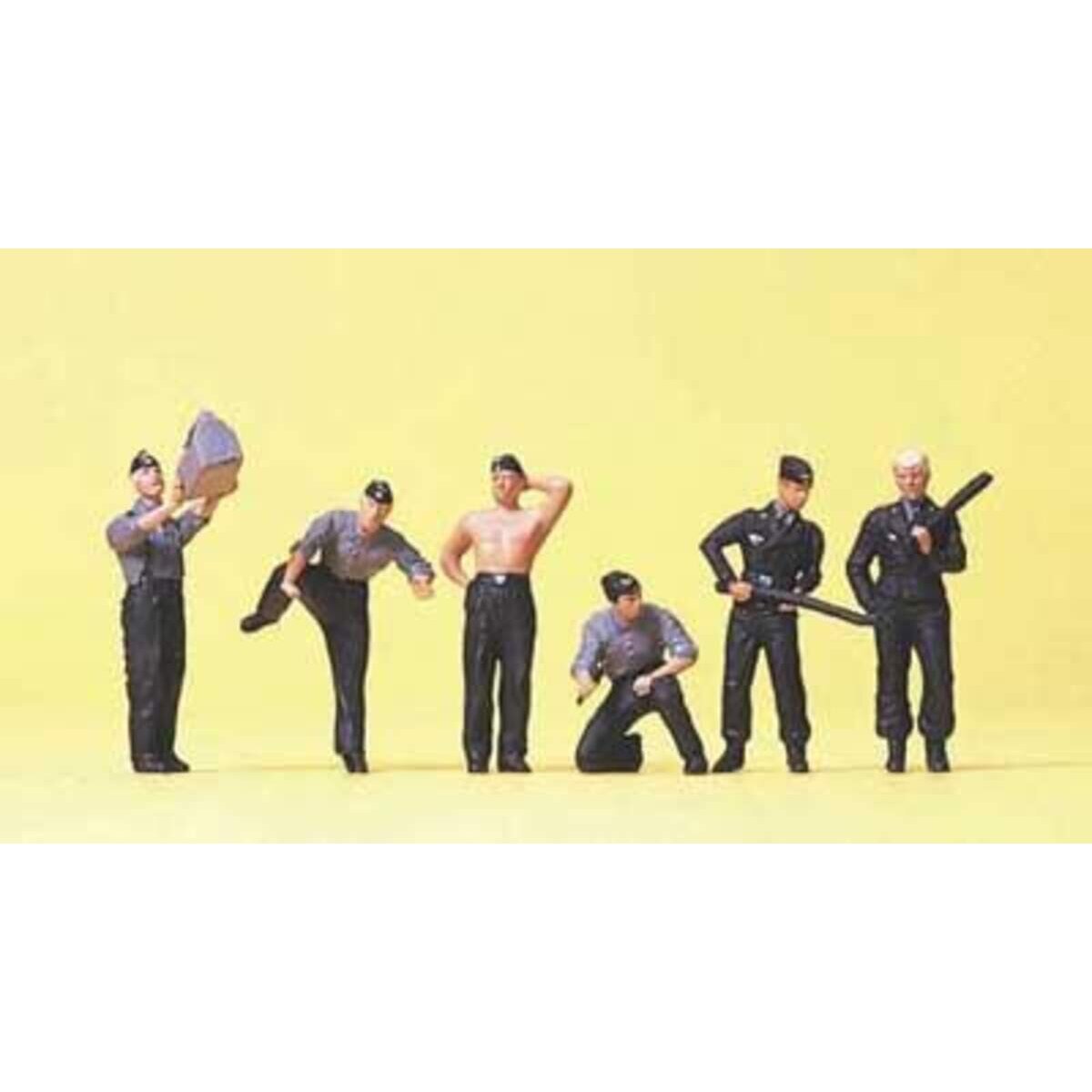 Preiser 16885 HO Soldaten b.Wartungsarb. DR