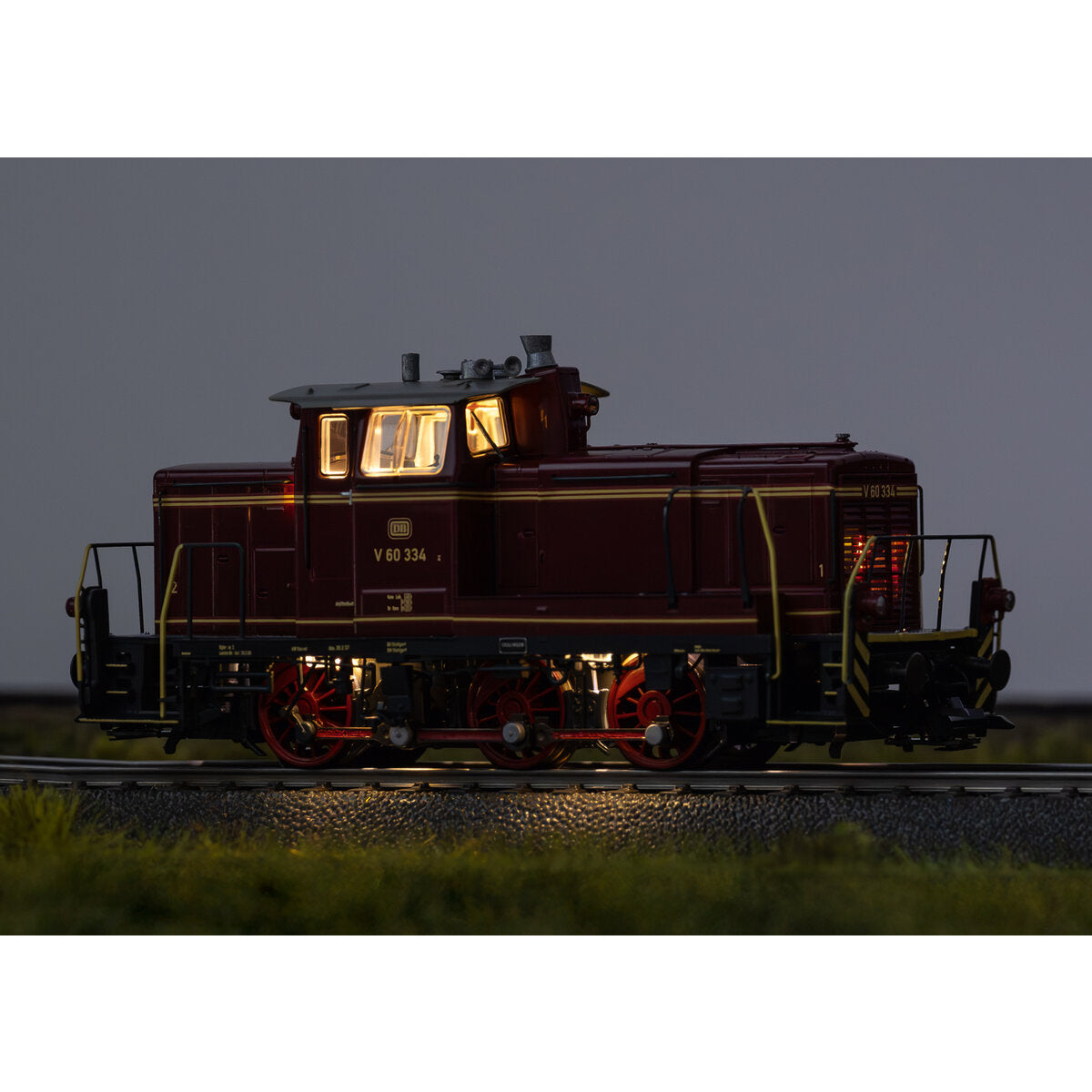 trix-25600-h0-diesellokomotive-v-DB44AC474.jpg